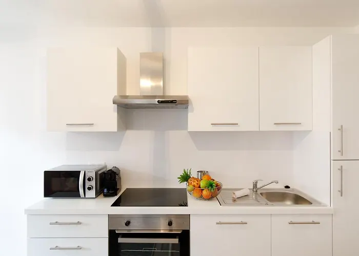 Lumiere Yourhosthelper アパート カンヌ