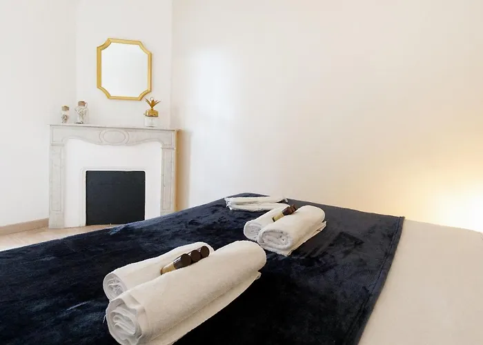 Lumiere Yourhosthelper